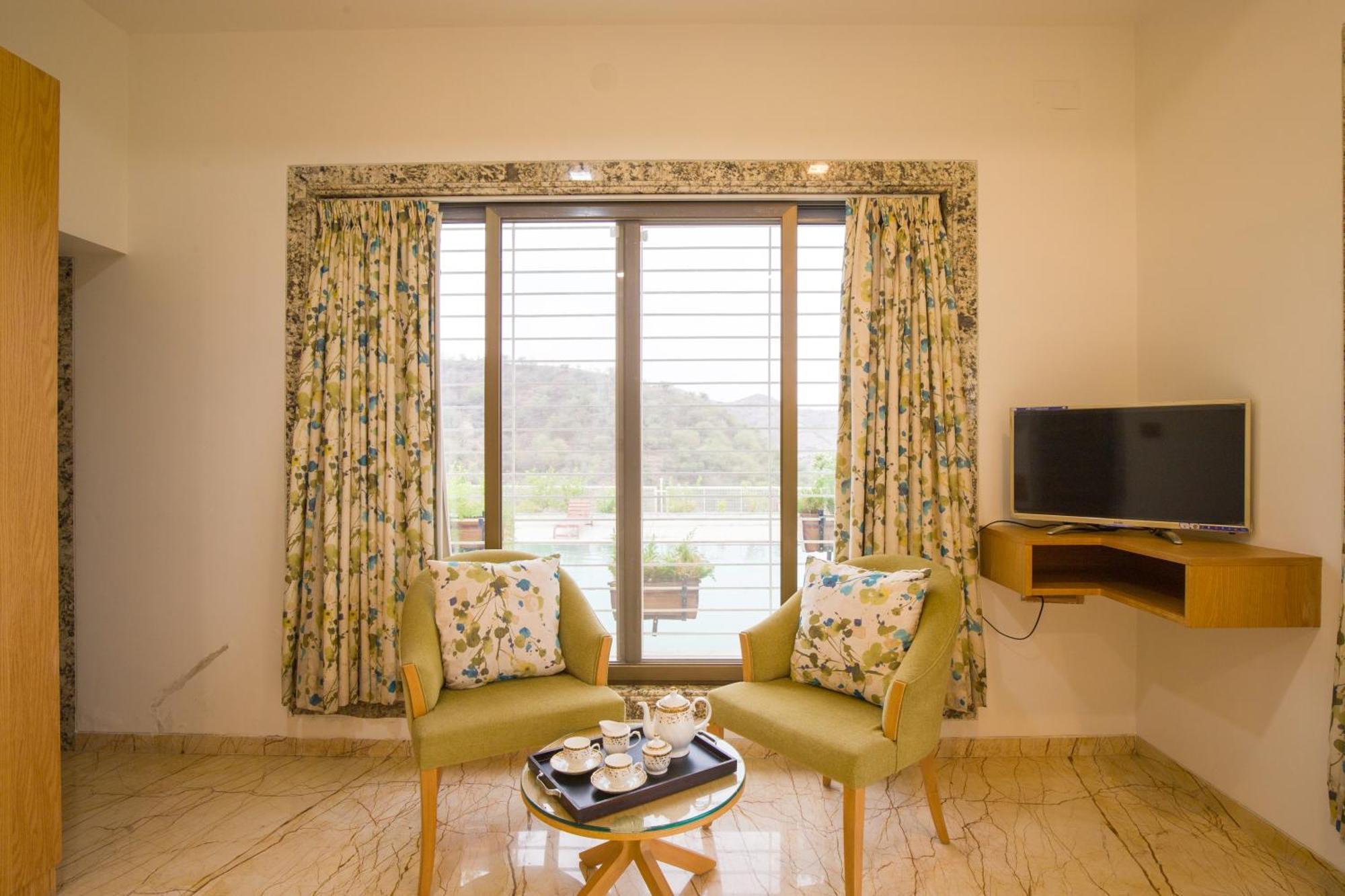 Elivaas Shourya Celesta Luxe 3bhk With Pvt Pool,