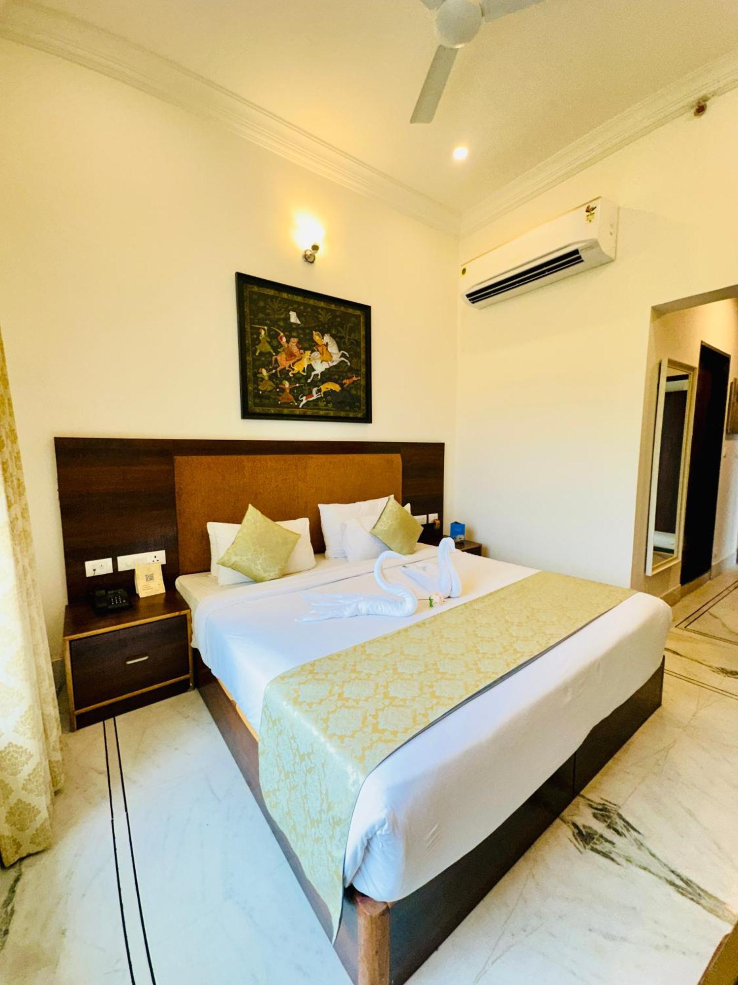 Mewar Palace And Spa 4*