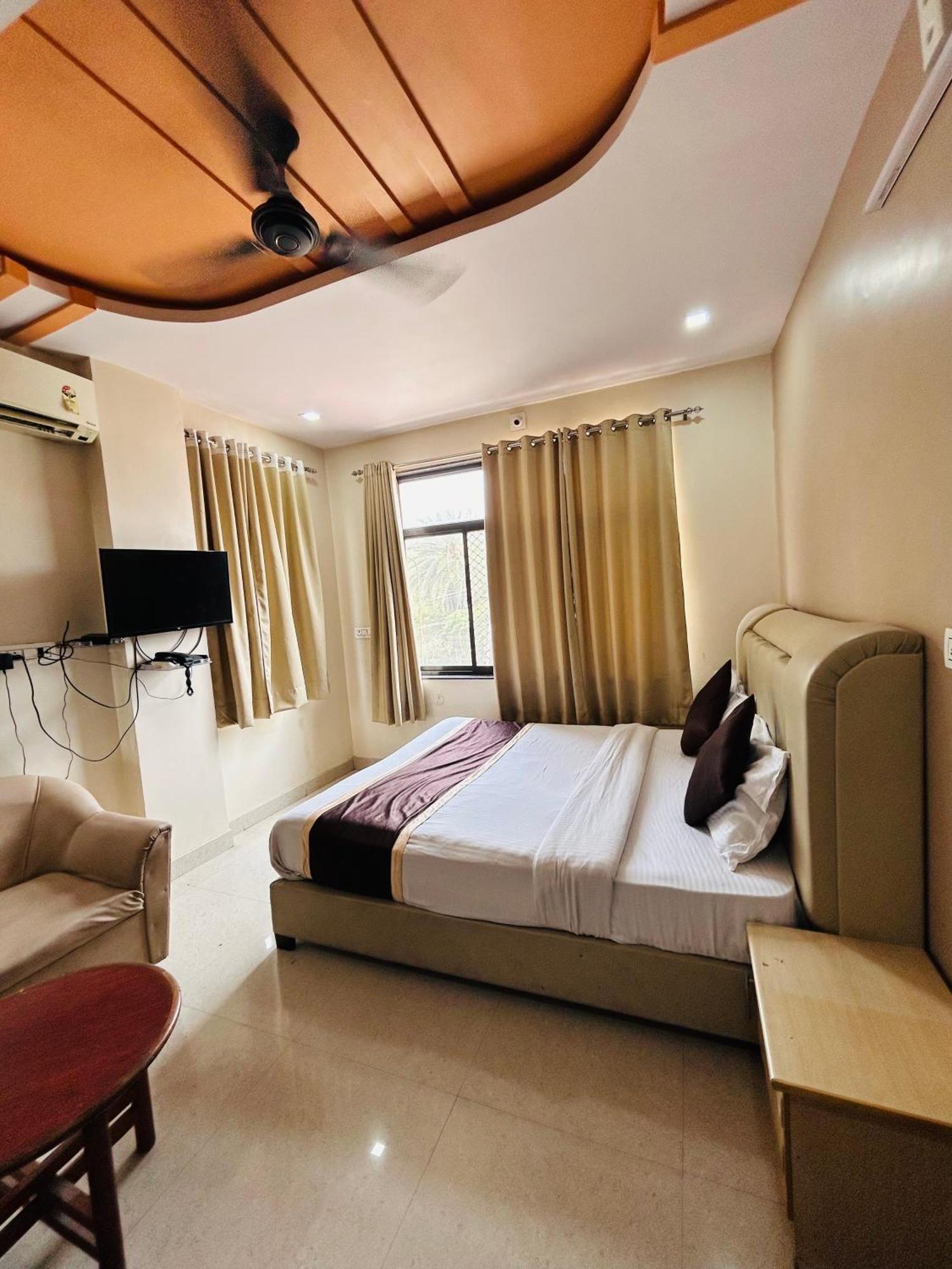 Hotel White House