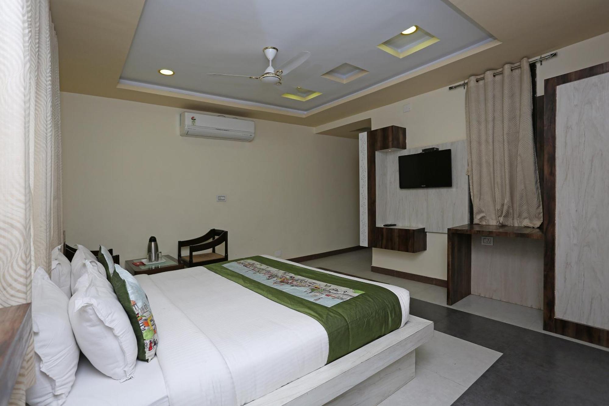 Collection O Greenland Hotel 3*