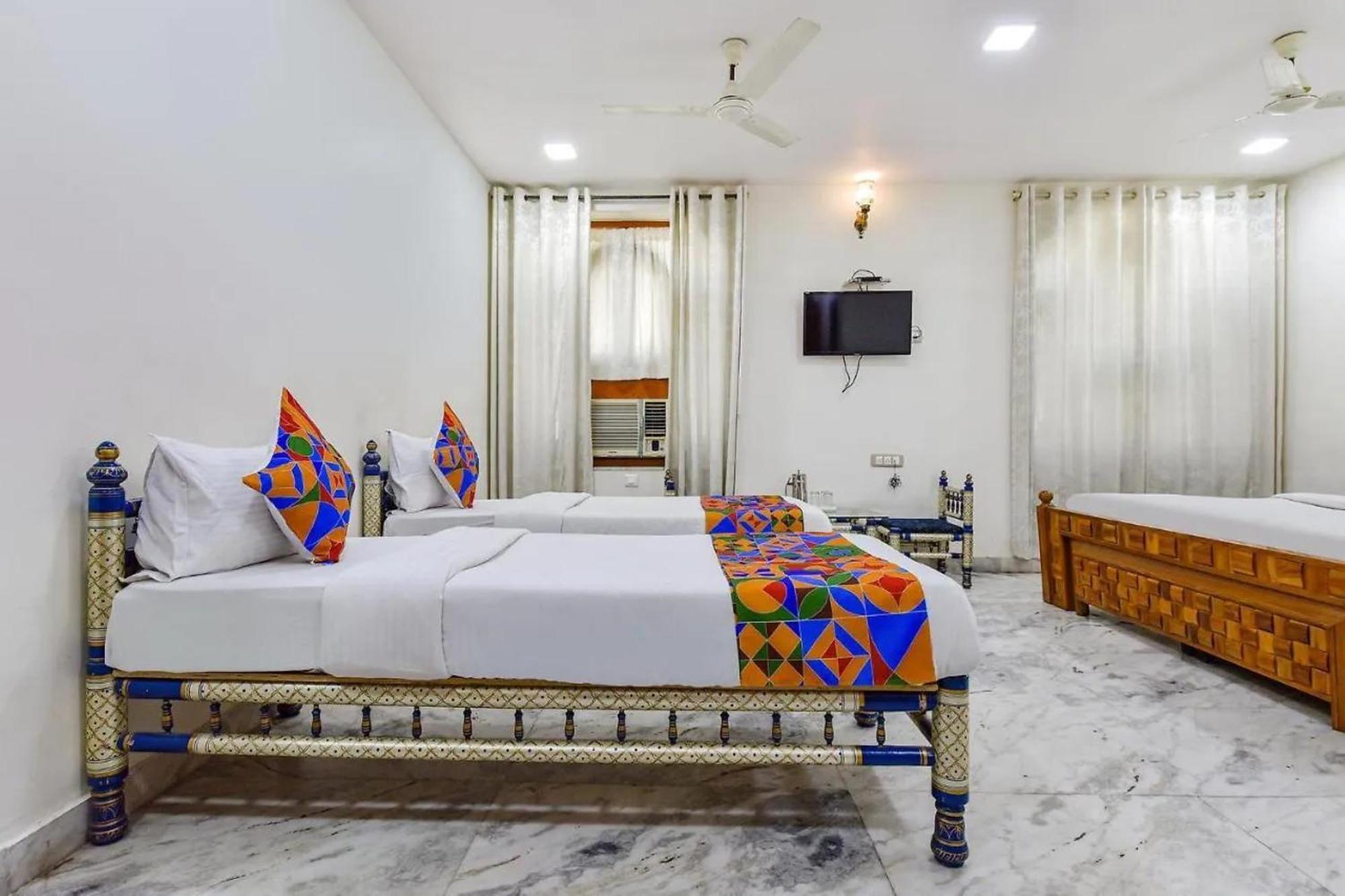 Hotel Empire Palace 3*