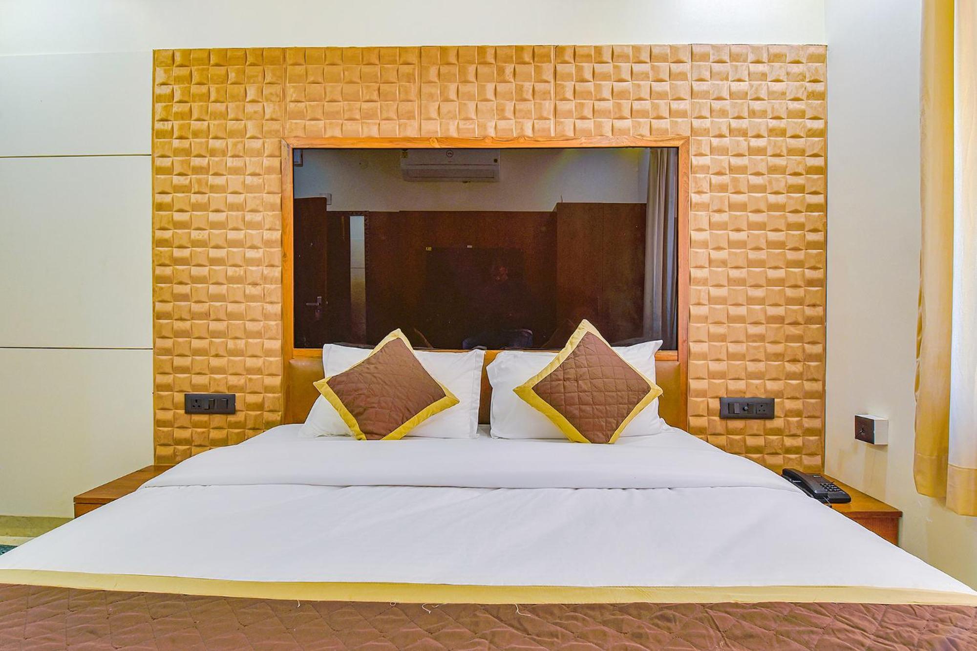 Hotel Fabhotel Shree Ji 3*
