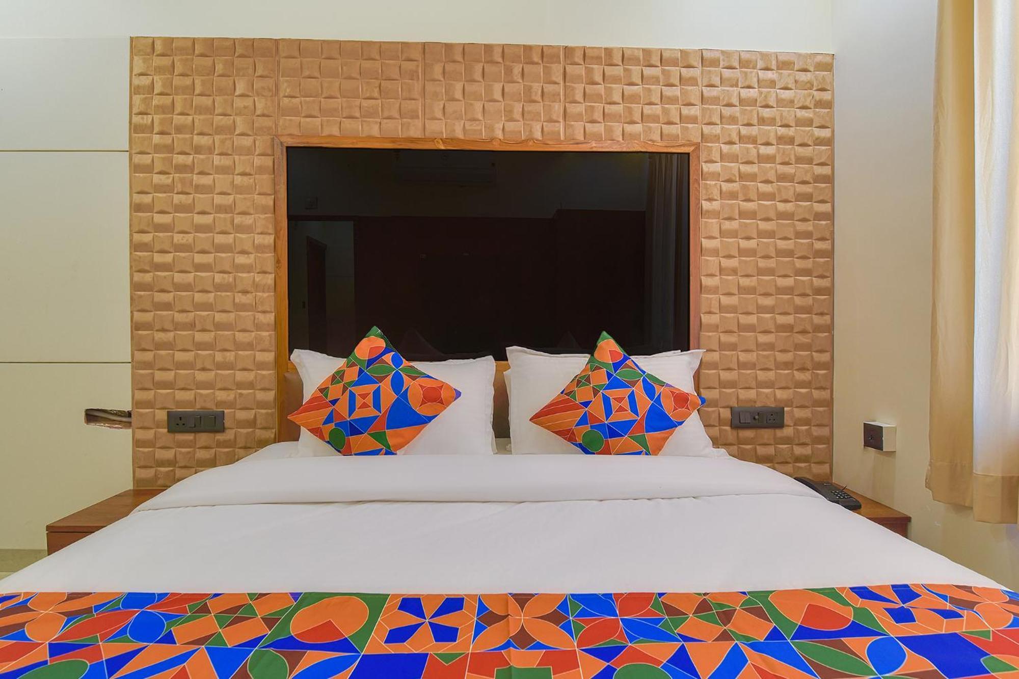 Fabhotel Shree Ji Hotel