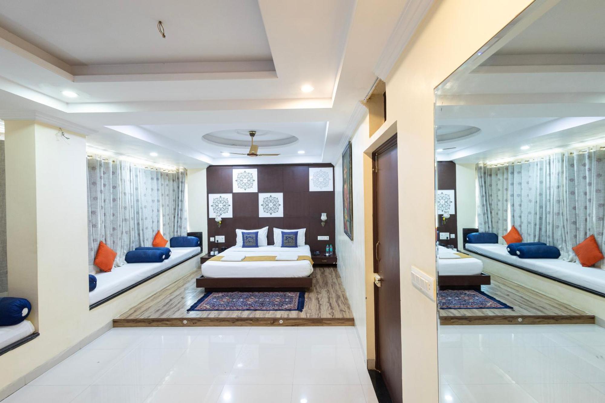Hide-in - A View Boutique