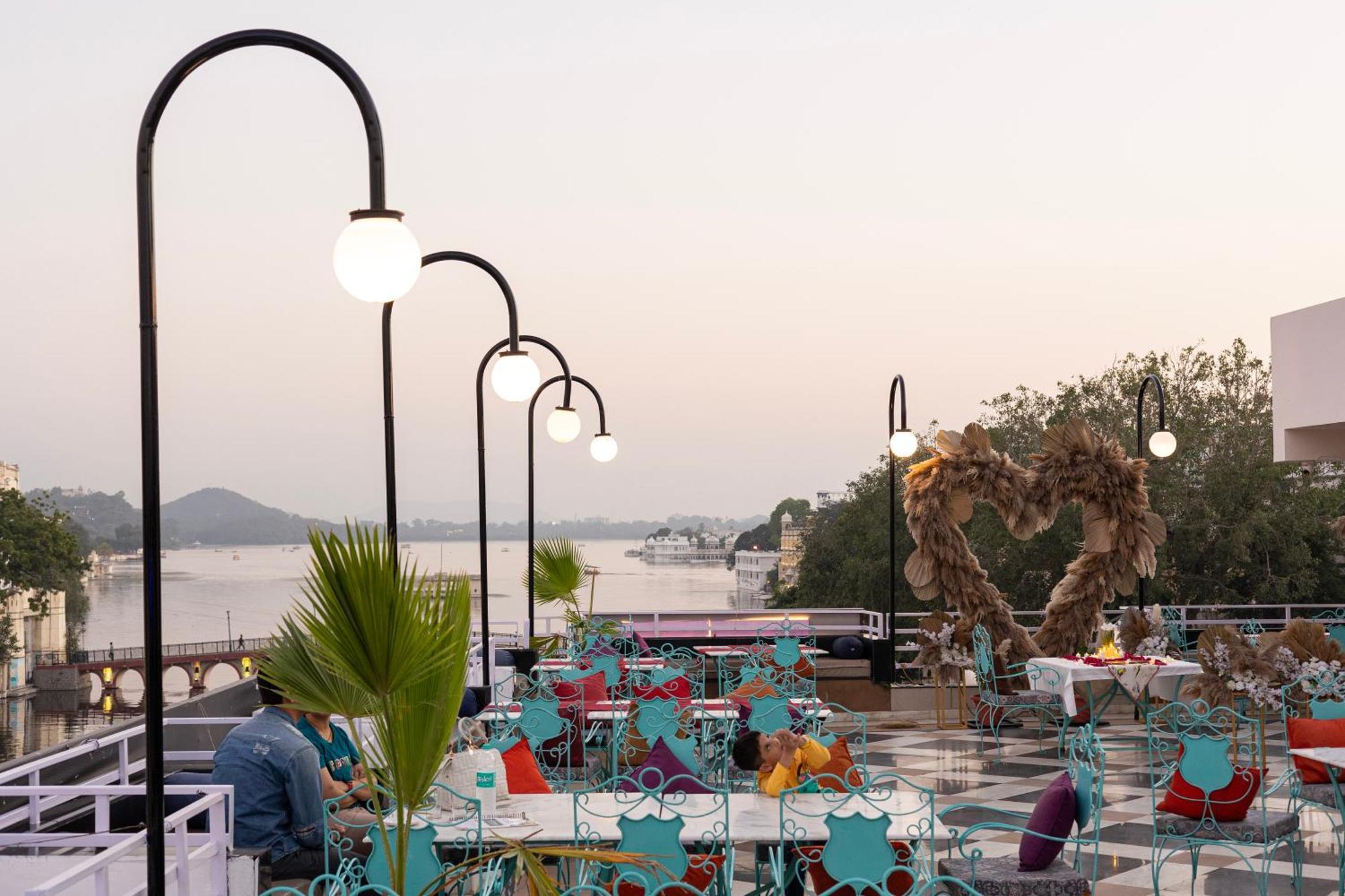 Hide-in - A View Boutique 3*