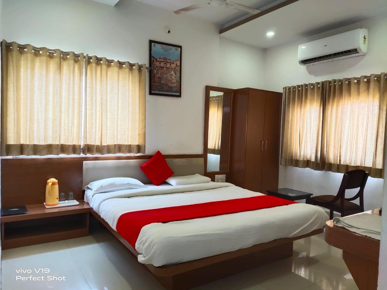Royal Icon Hotel *