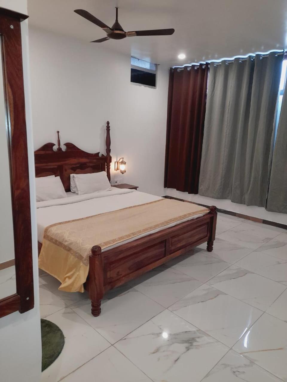 Hotel Sargam Sadan