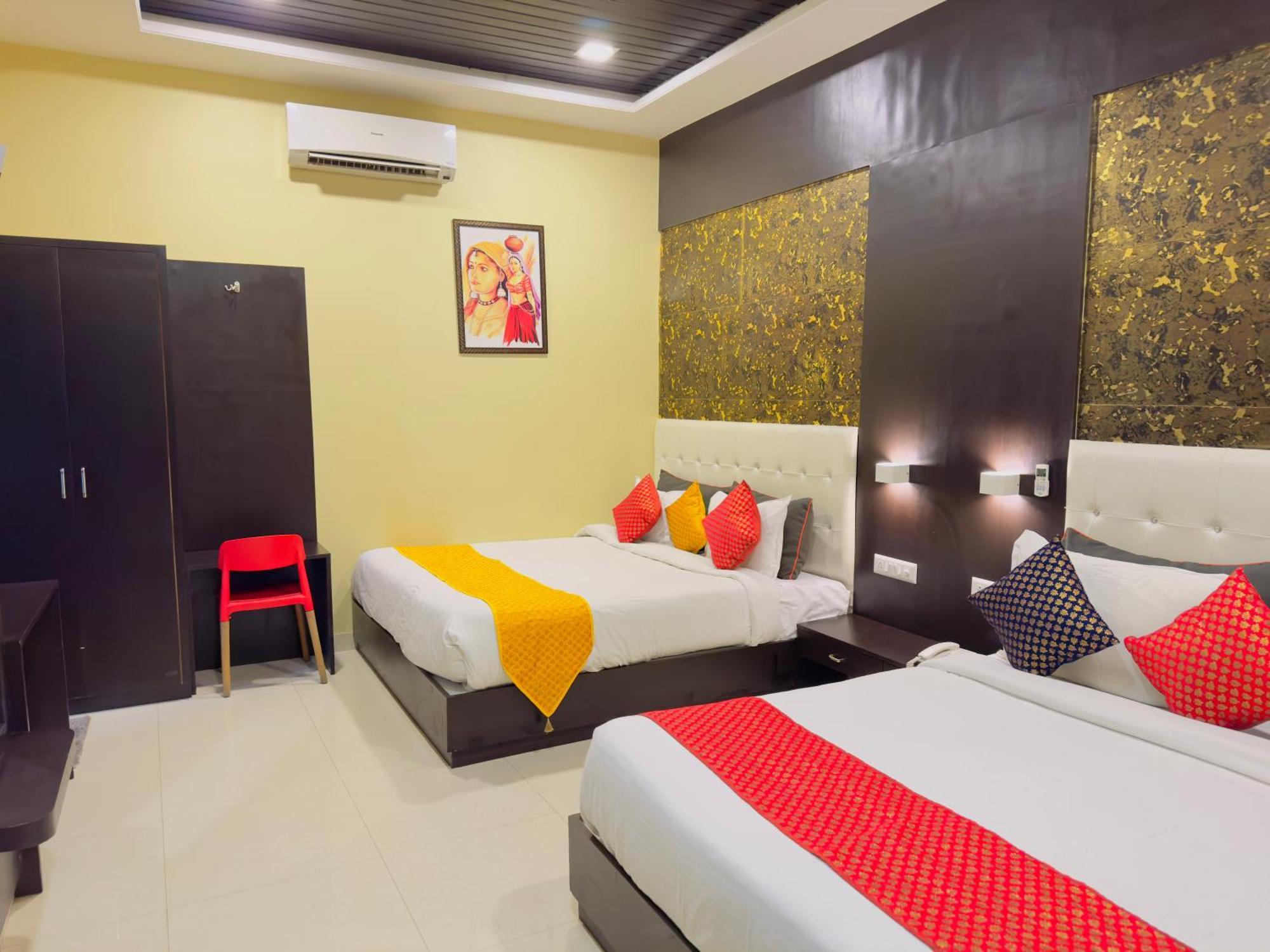 Bhagwat - Economy In With Swimmimg Pool Hotel