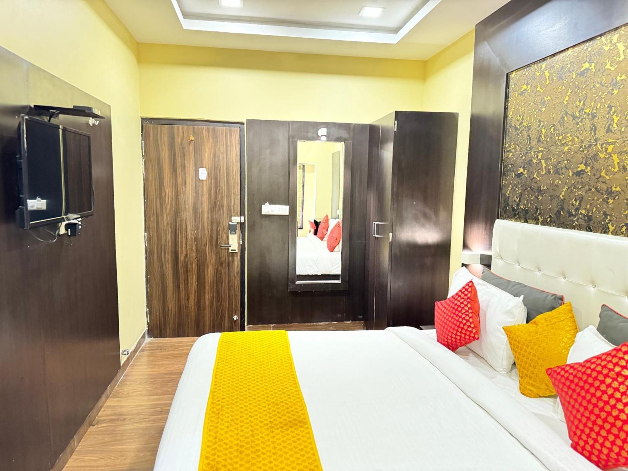Hotel Bhagwat - Economy In With Swimmimg Pool Udaipur