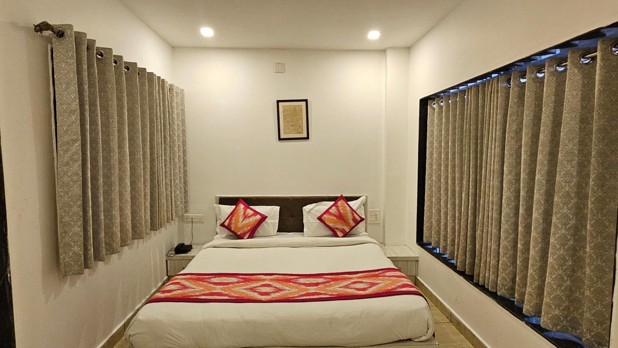 Hotel Jaydurg Asra Heritage With Rooftop And Swimming Pool Udaipur