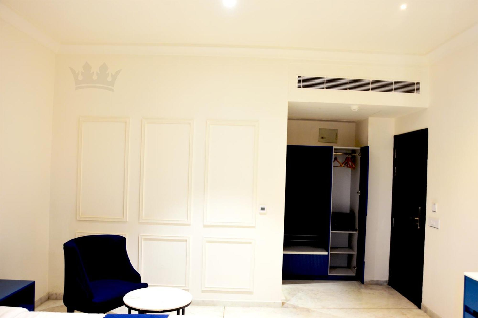 Sita Royal Lakside Hotel