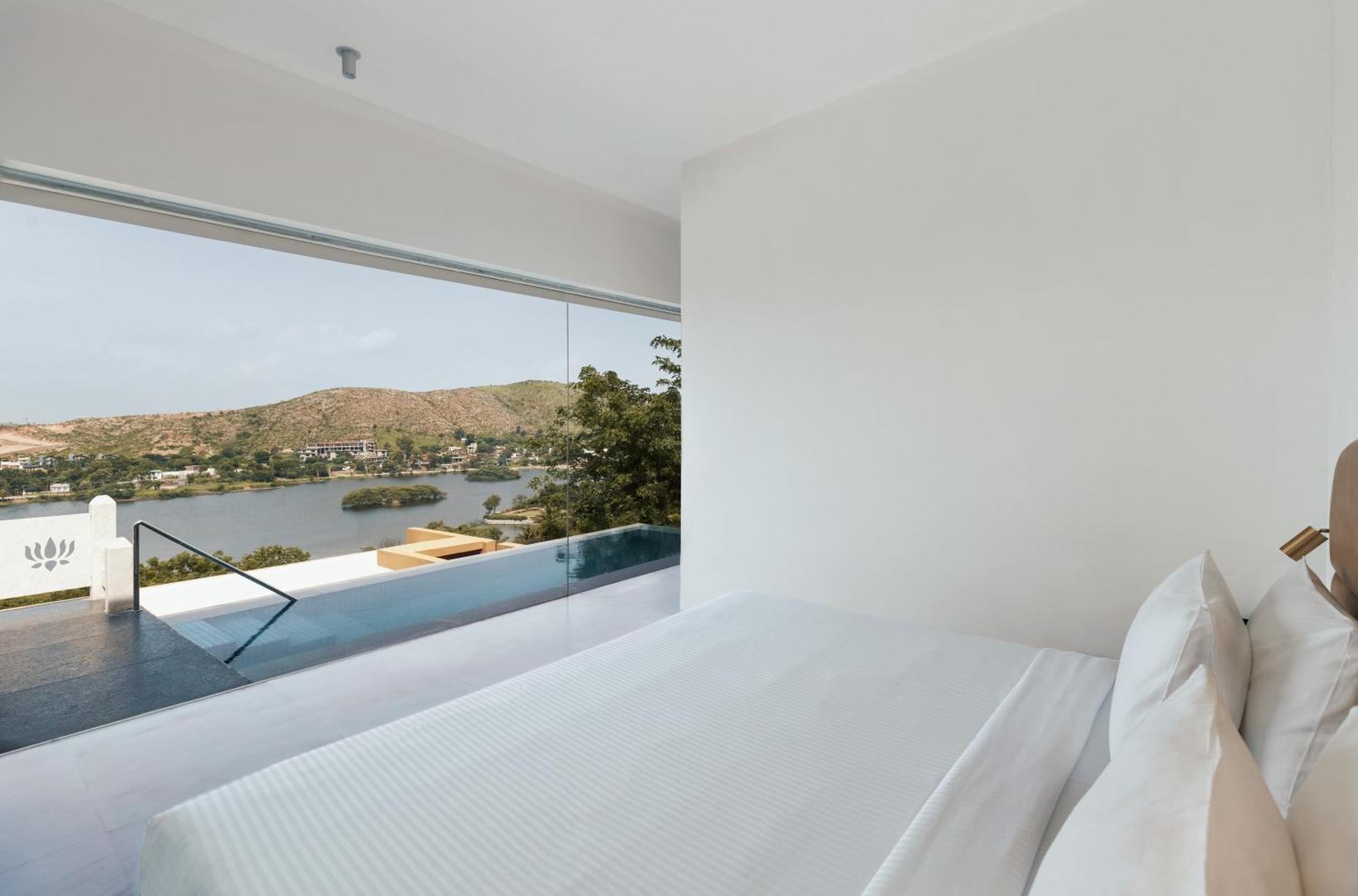 Yaan Retreat-lake View-private Pool
