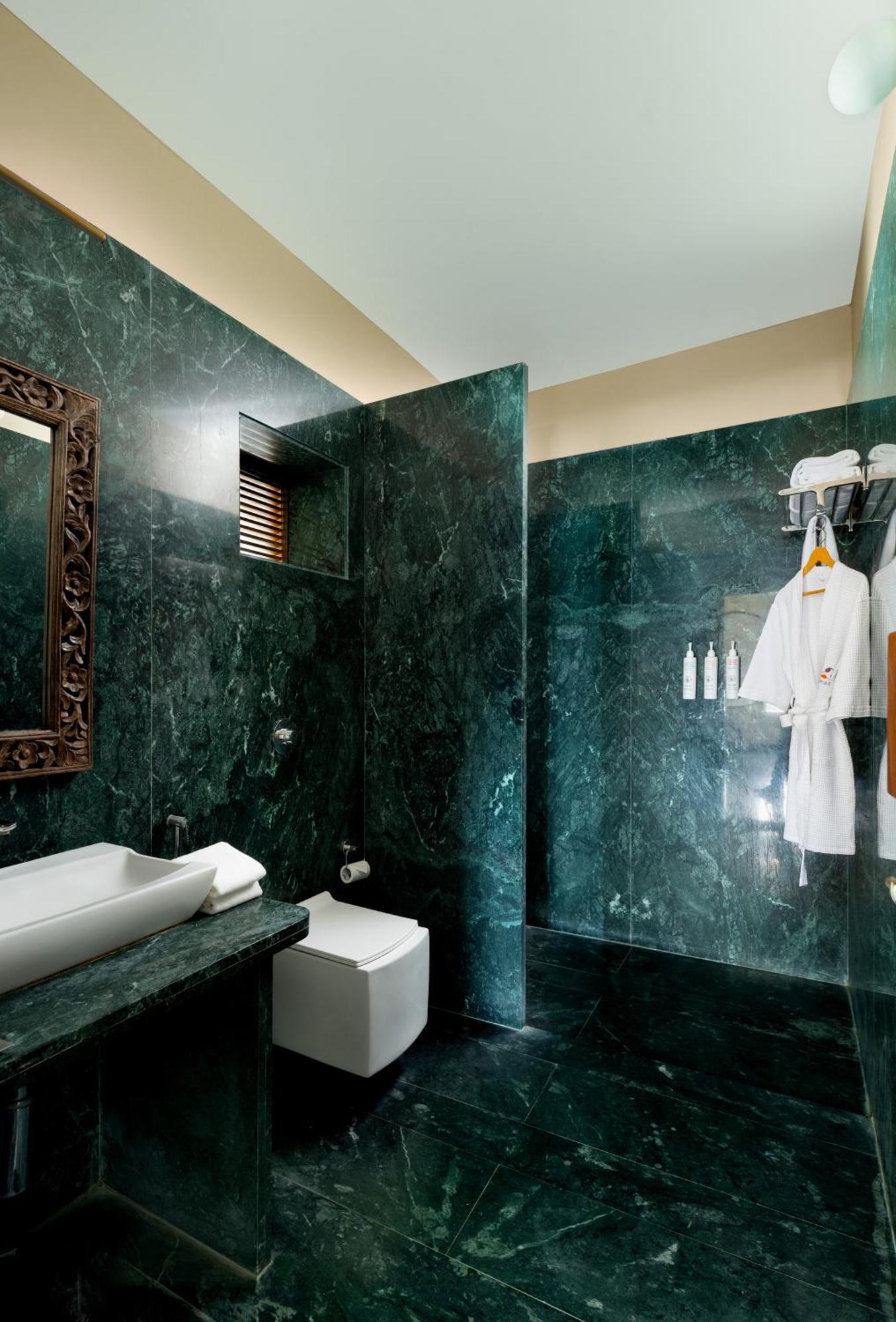 Yaan Retreat-lake View-private Pool Resort Udaipur