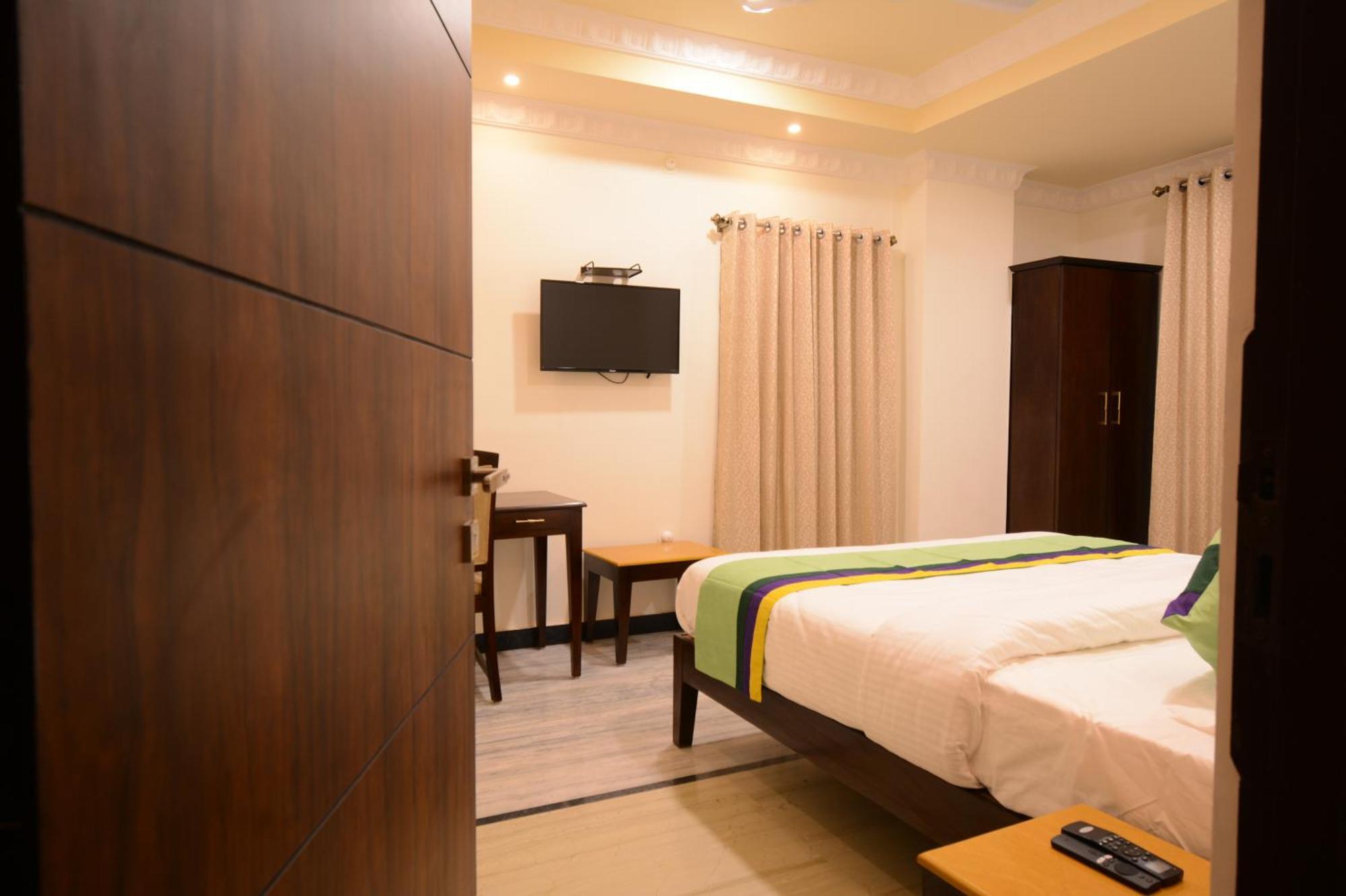 Hotel Jheel Mahal