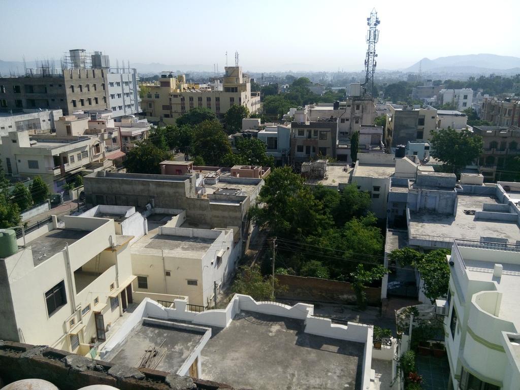 Ramnivas Hotel