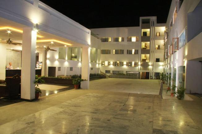 Alka Hotel 3*