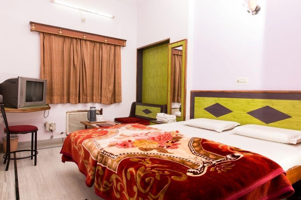 Hotel Udai Palace - Centrally Located Budget Family 3*