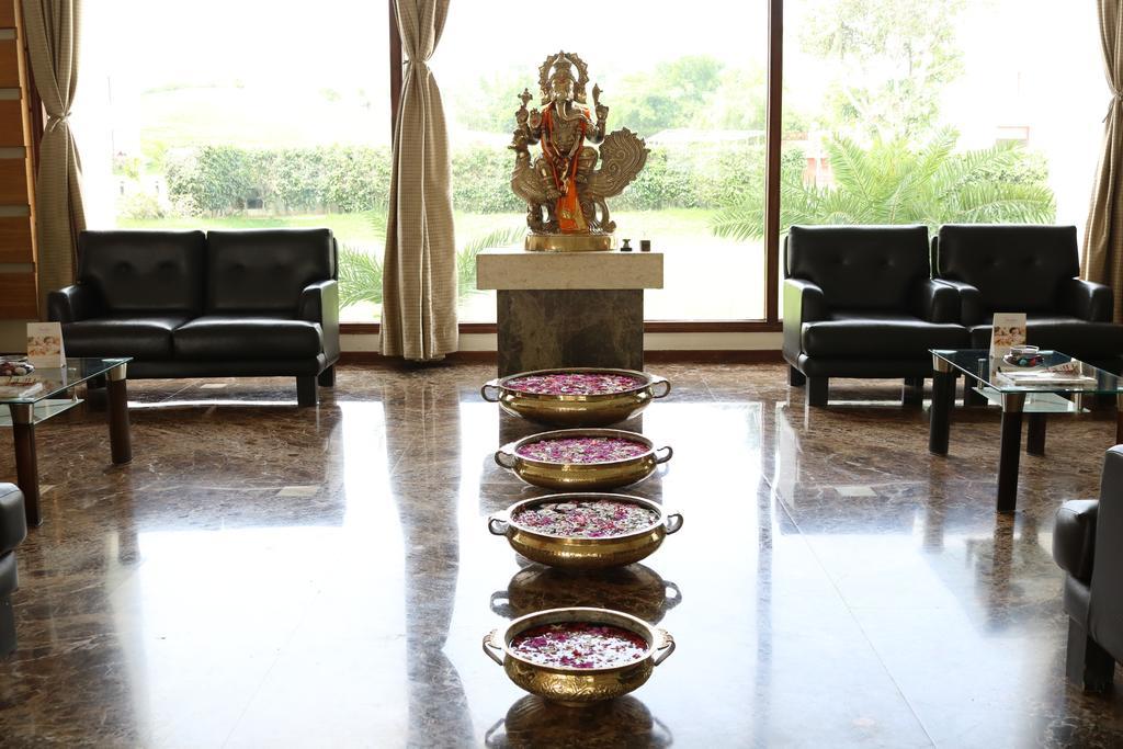 Hotel Inder Residency & 4*