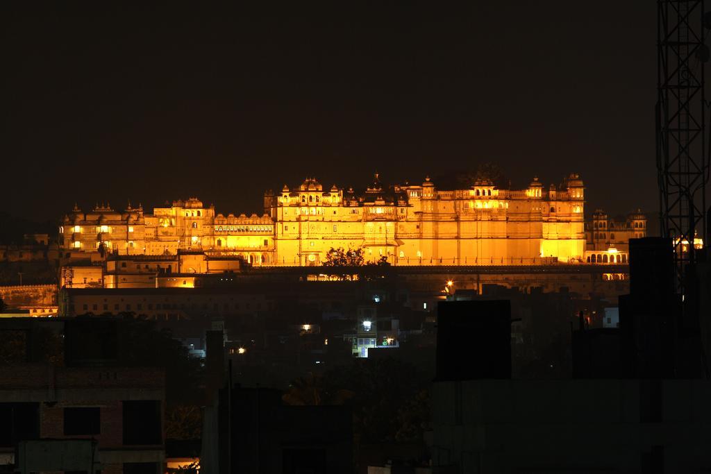 Hotel Udai Palace - Centrally Located Budget Family