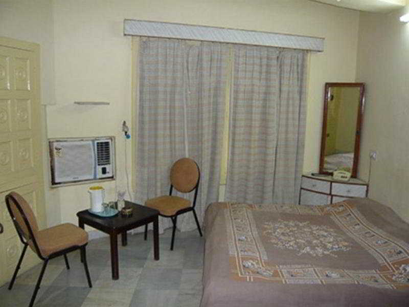 Tripli Shambhu Hotel