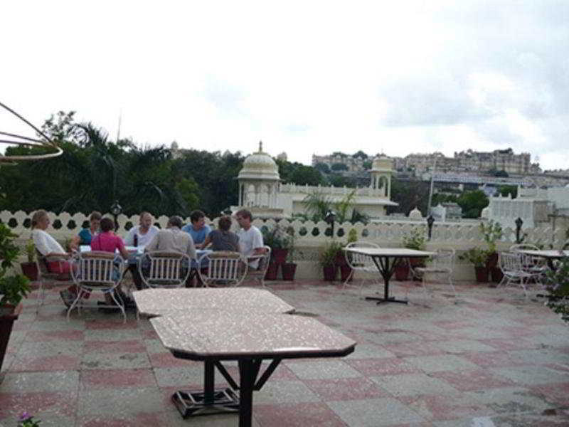 Tripli Shambhu Hotel