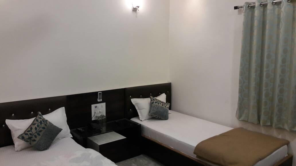 Hotel Raj Vilas