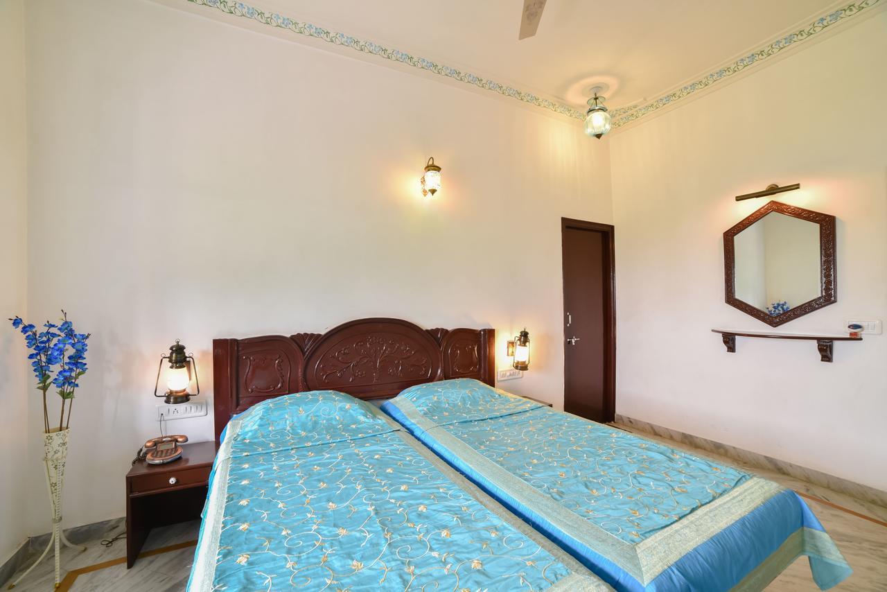 Sargam Sadan Hotel
