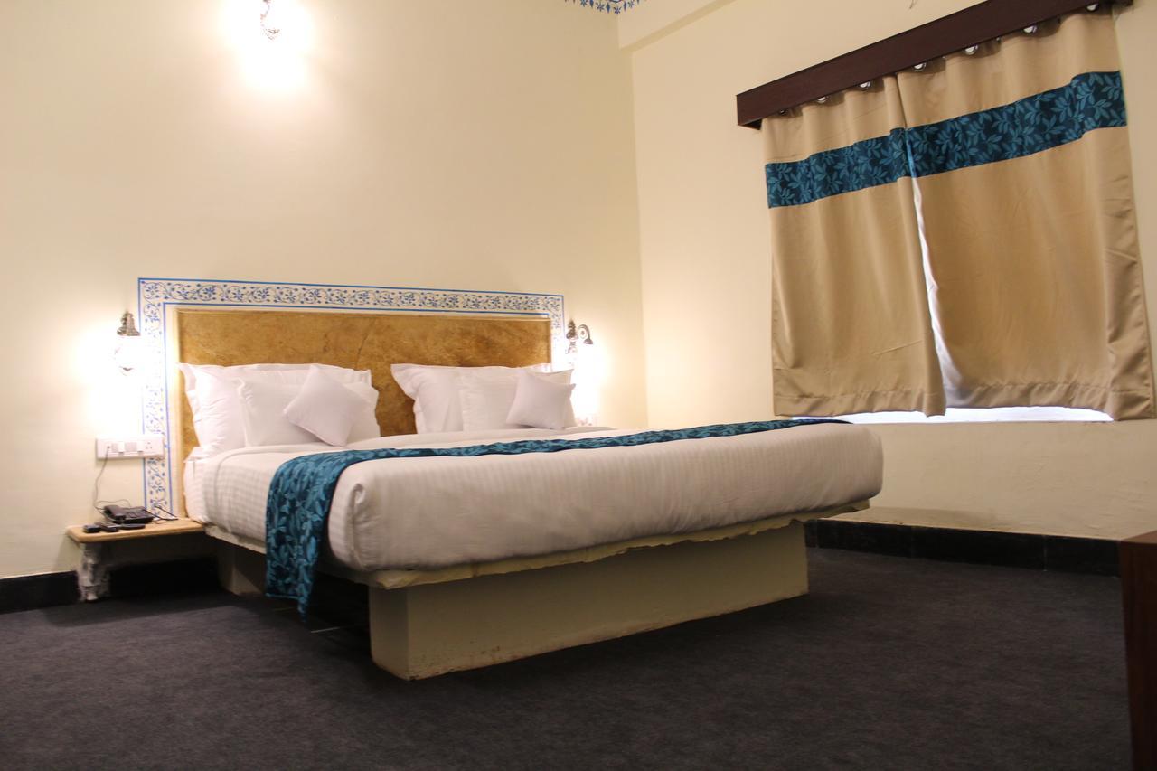 Janak Inn 3*