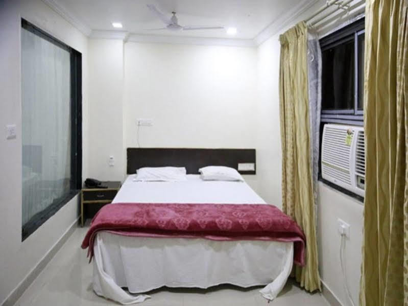 Hotel O Golden Wings 4*