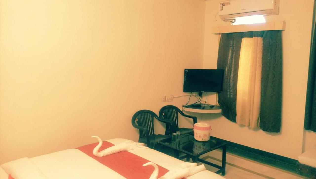 Rajkamal International Hotel *