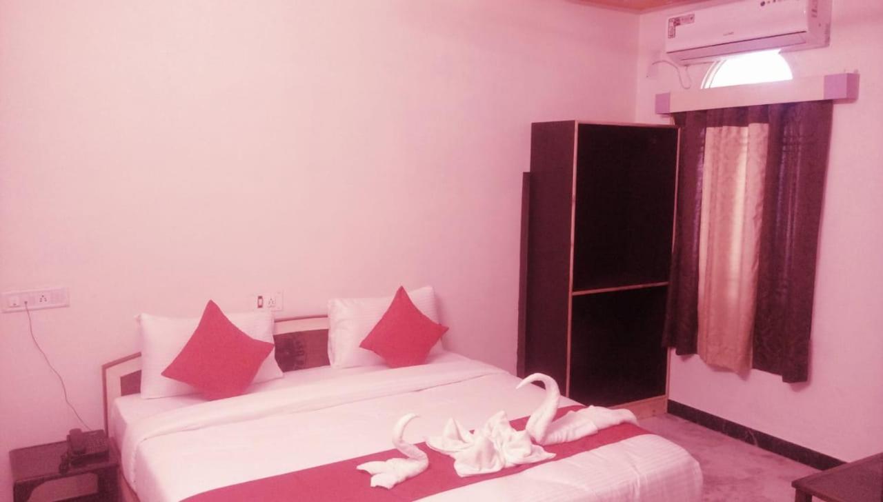 Rajkamal International Hotel *