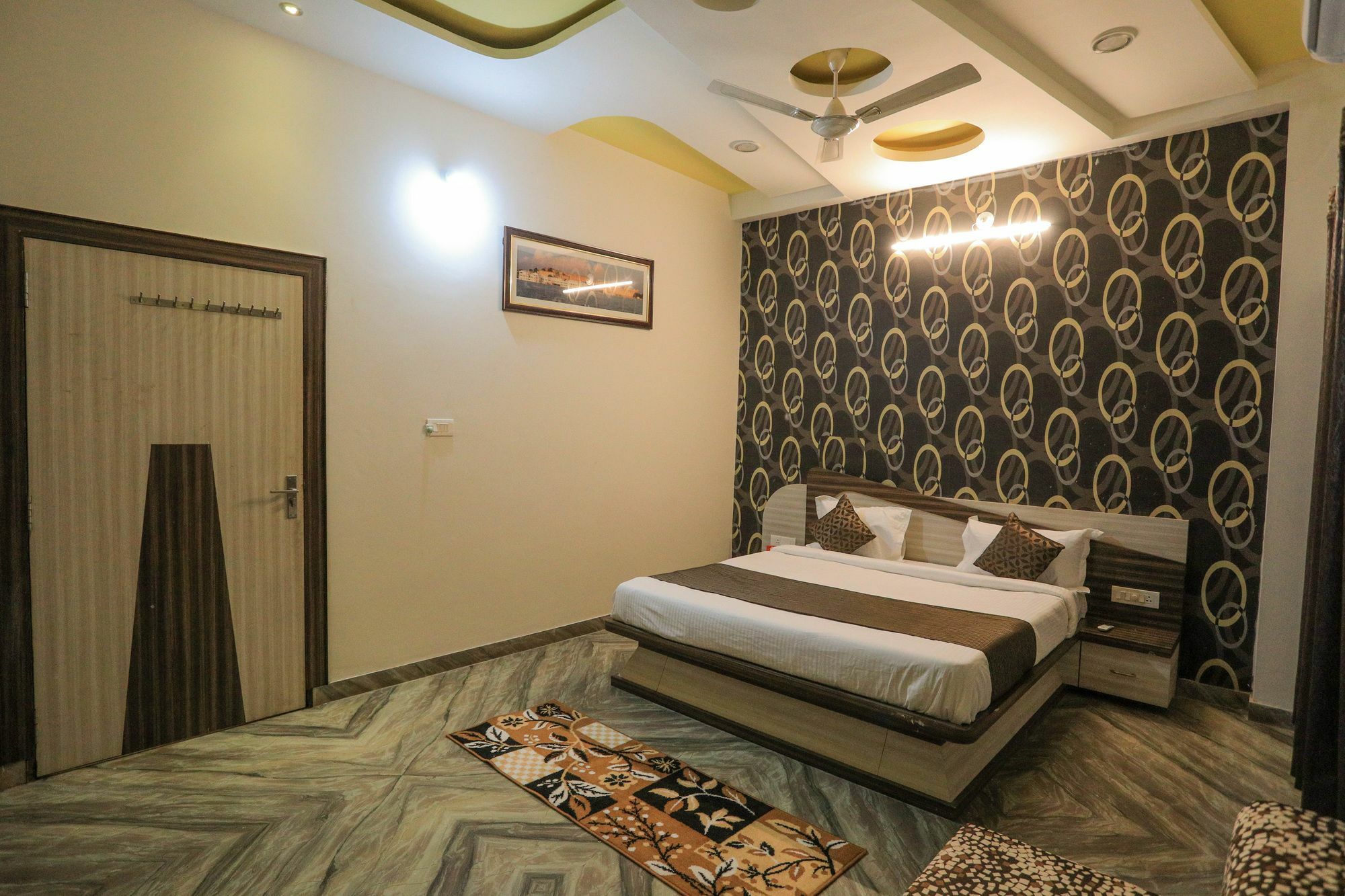 Oyo 10286 Heritage 3bhk Near Hiran Magri * Udaipur