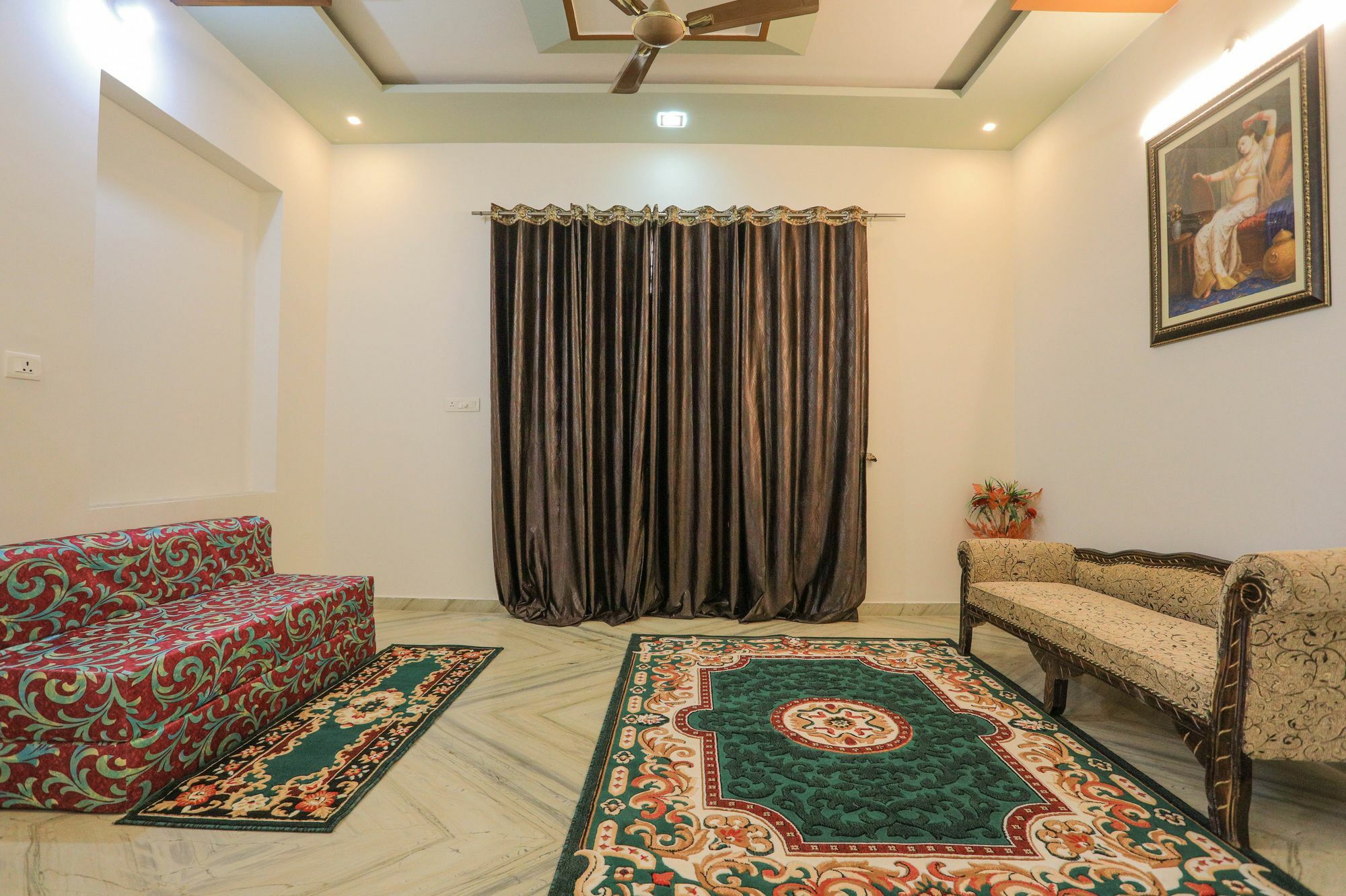 Homestay Oyo 10286 Heritage 3bhk Near Hiran Magri *