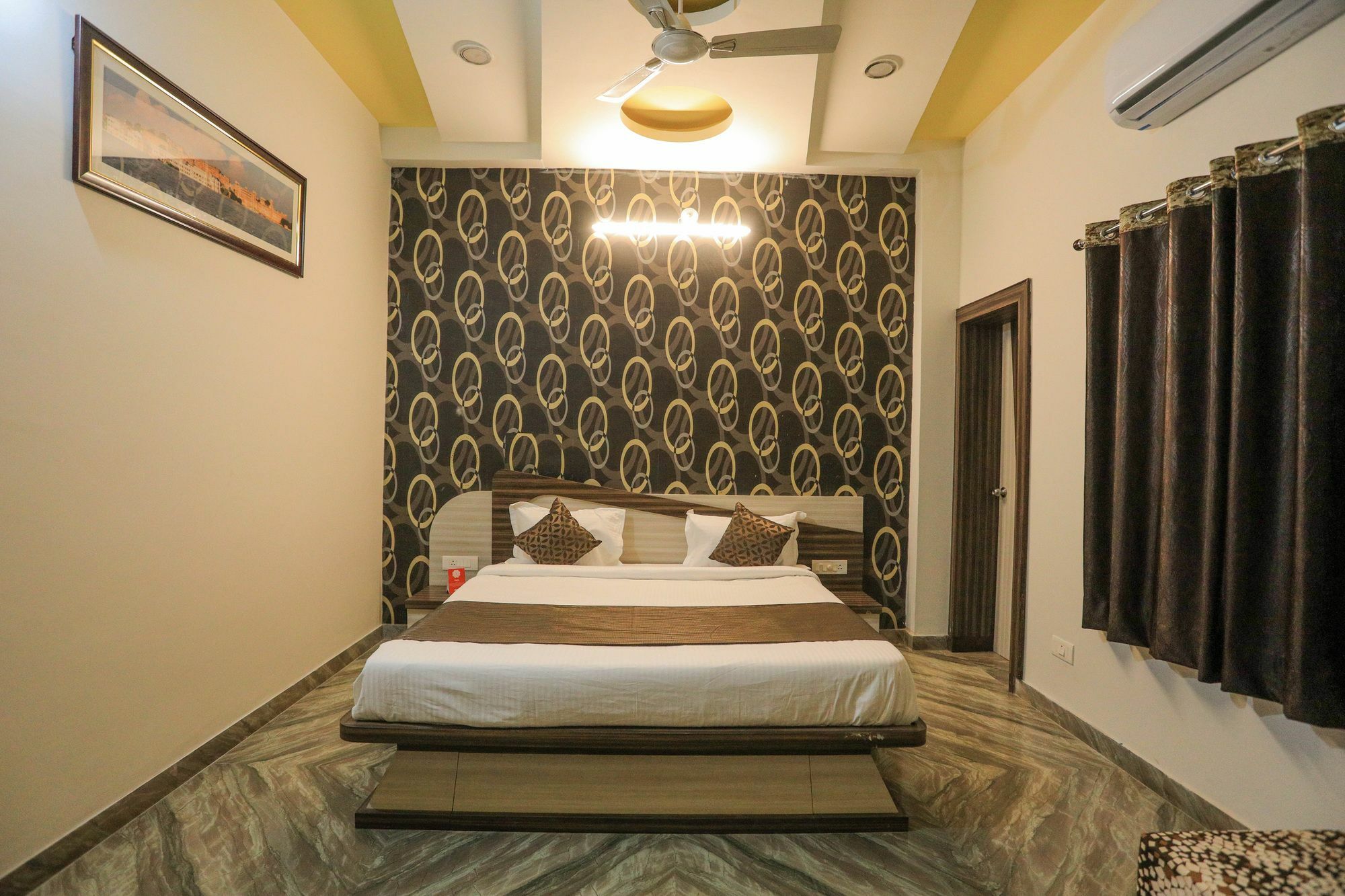 Homestay Oyo 10286 Heritage 3bhk Near Hiran Magri