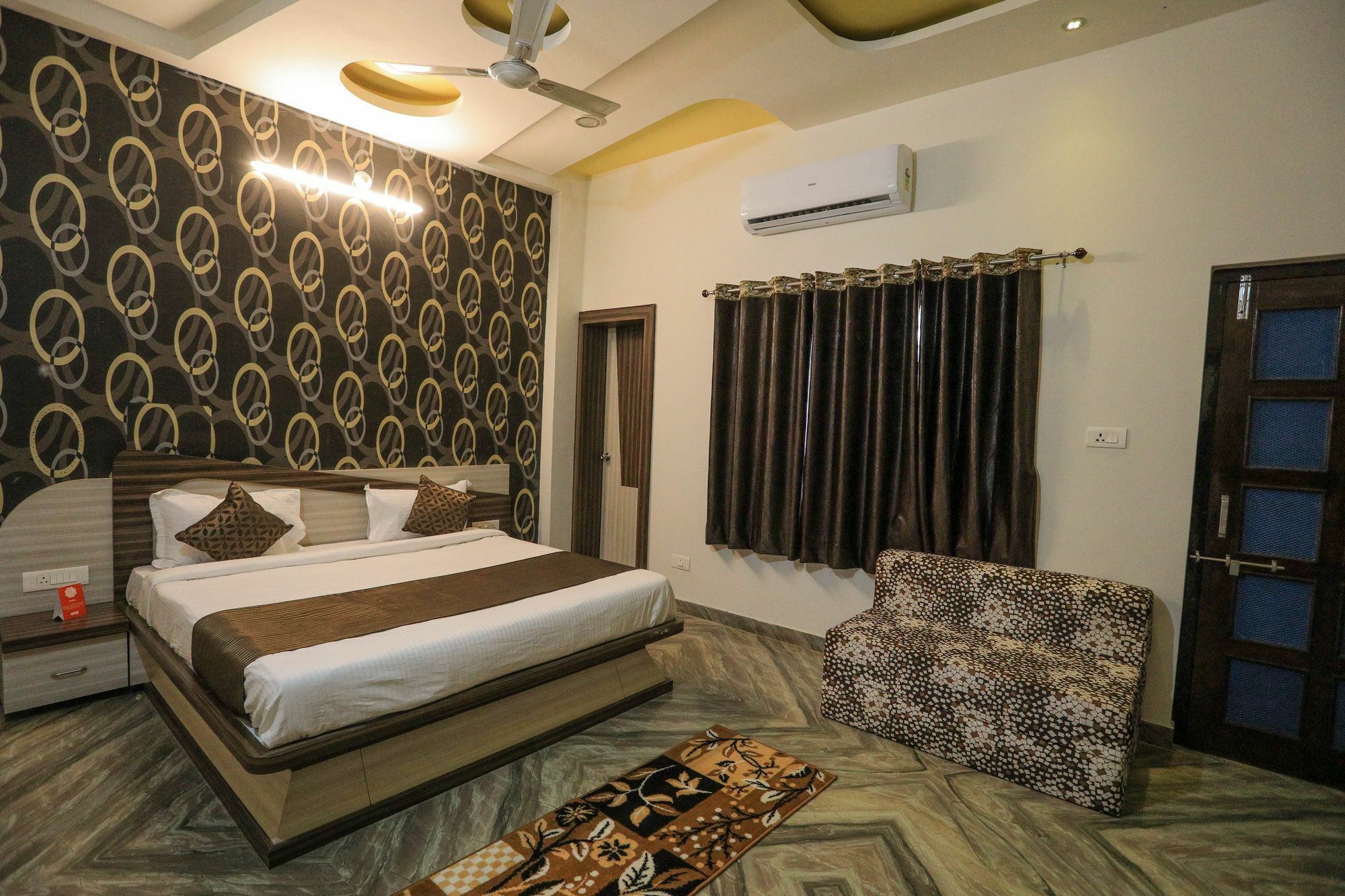 Oyo 10286 Heritage 3bhk Near Hiran Magri