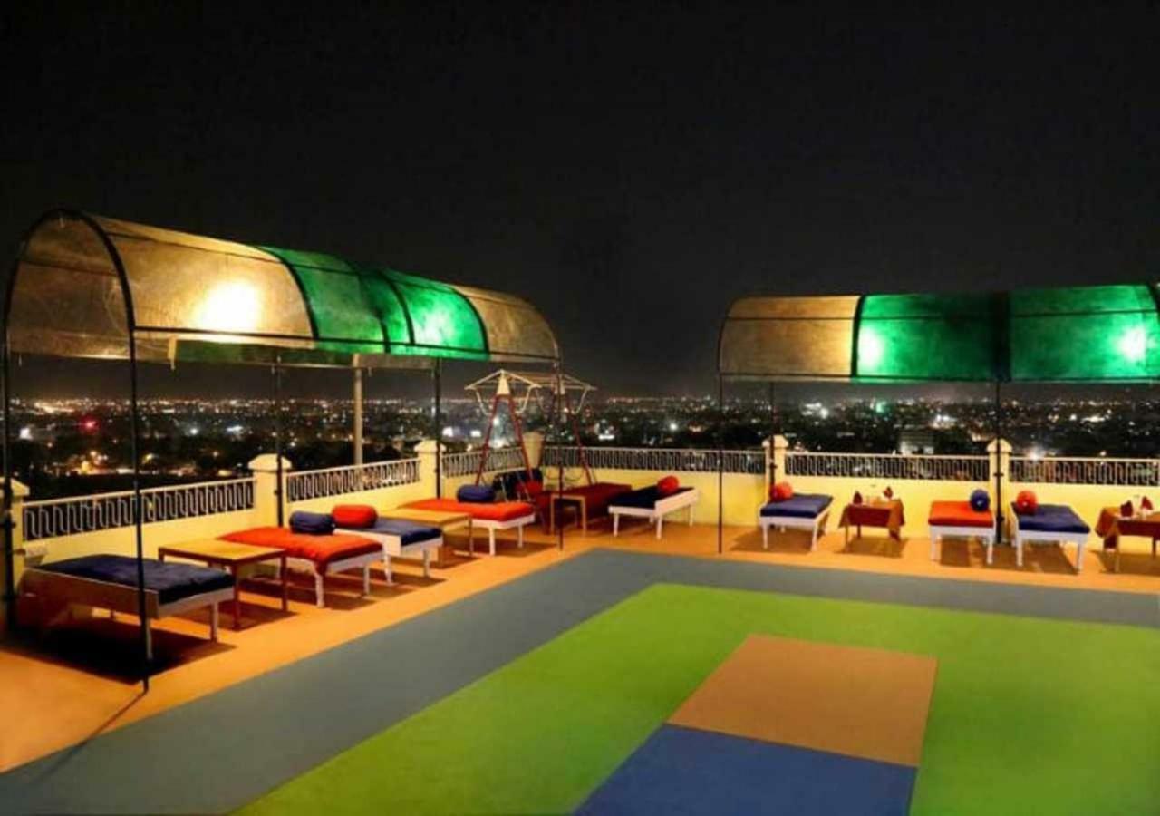 Hotel Ambavgarh Palace 3*
