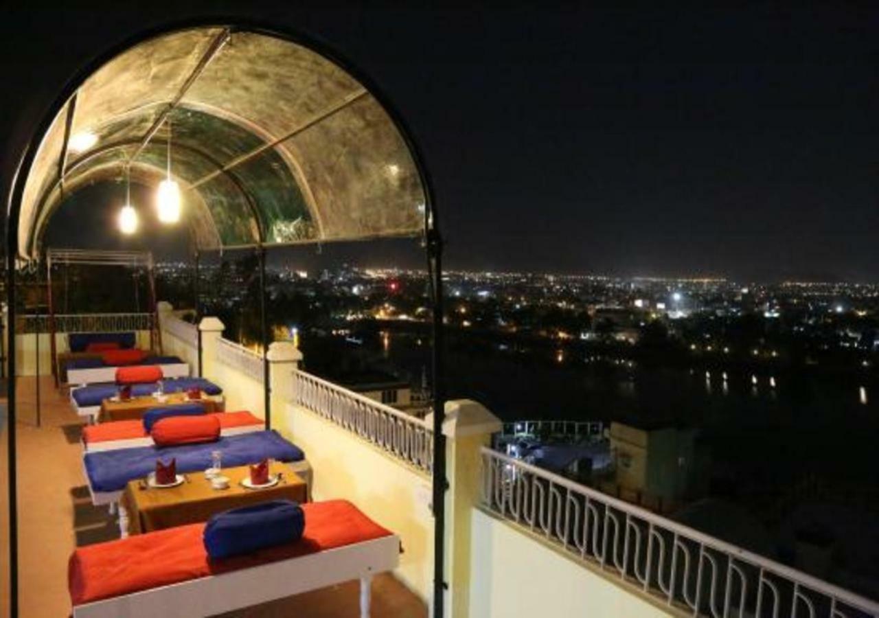Hotel Ambavgarh Palace 3*