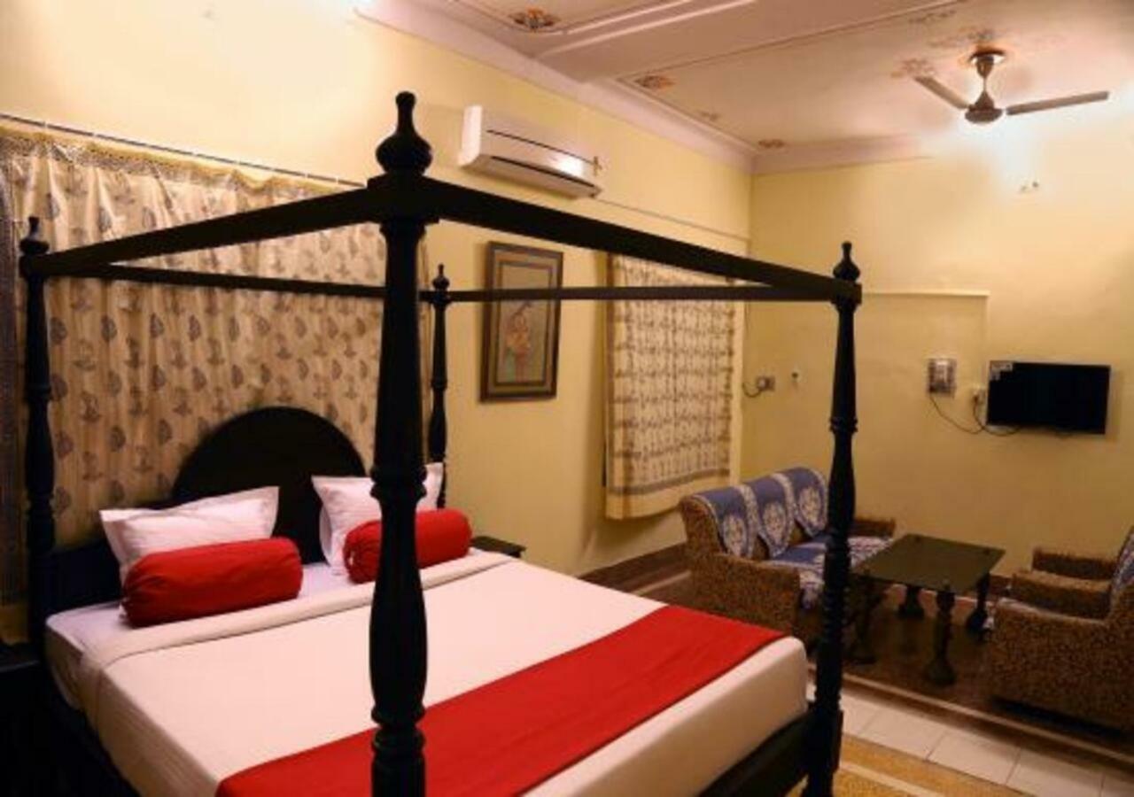 Hotel Ambavgarh Palace Udaipur