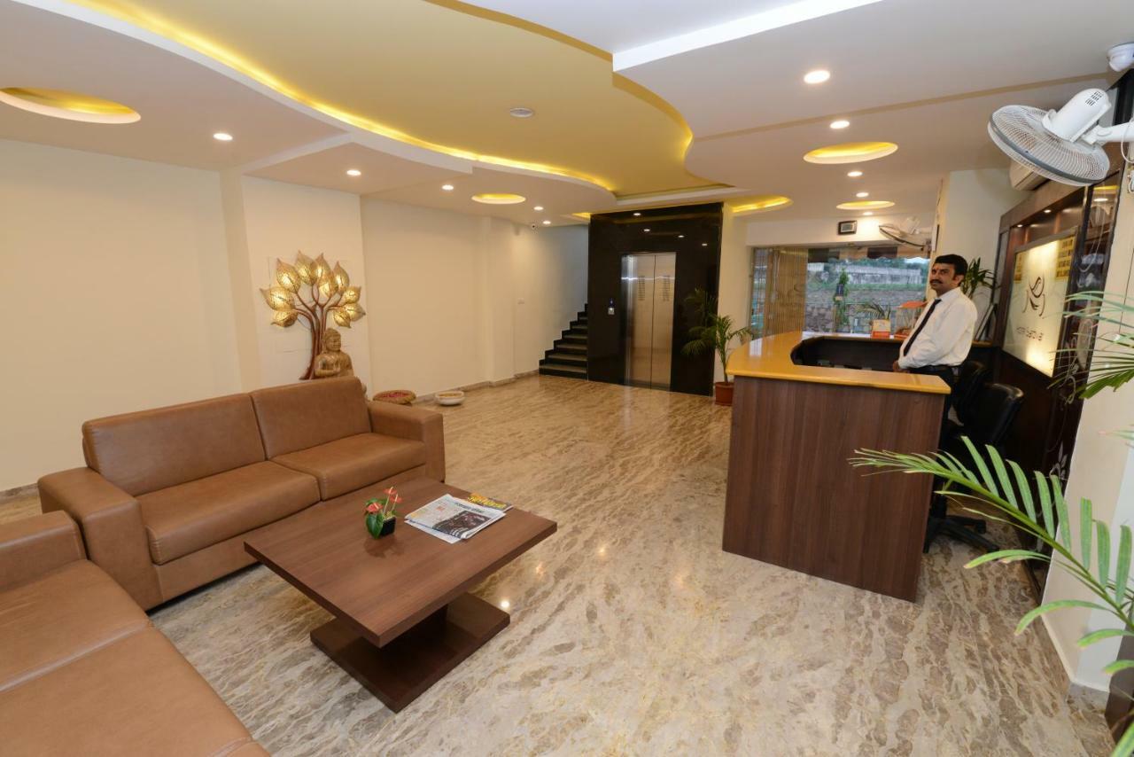 Sanobar Hotel 3*