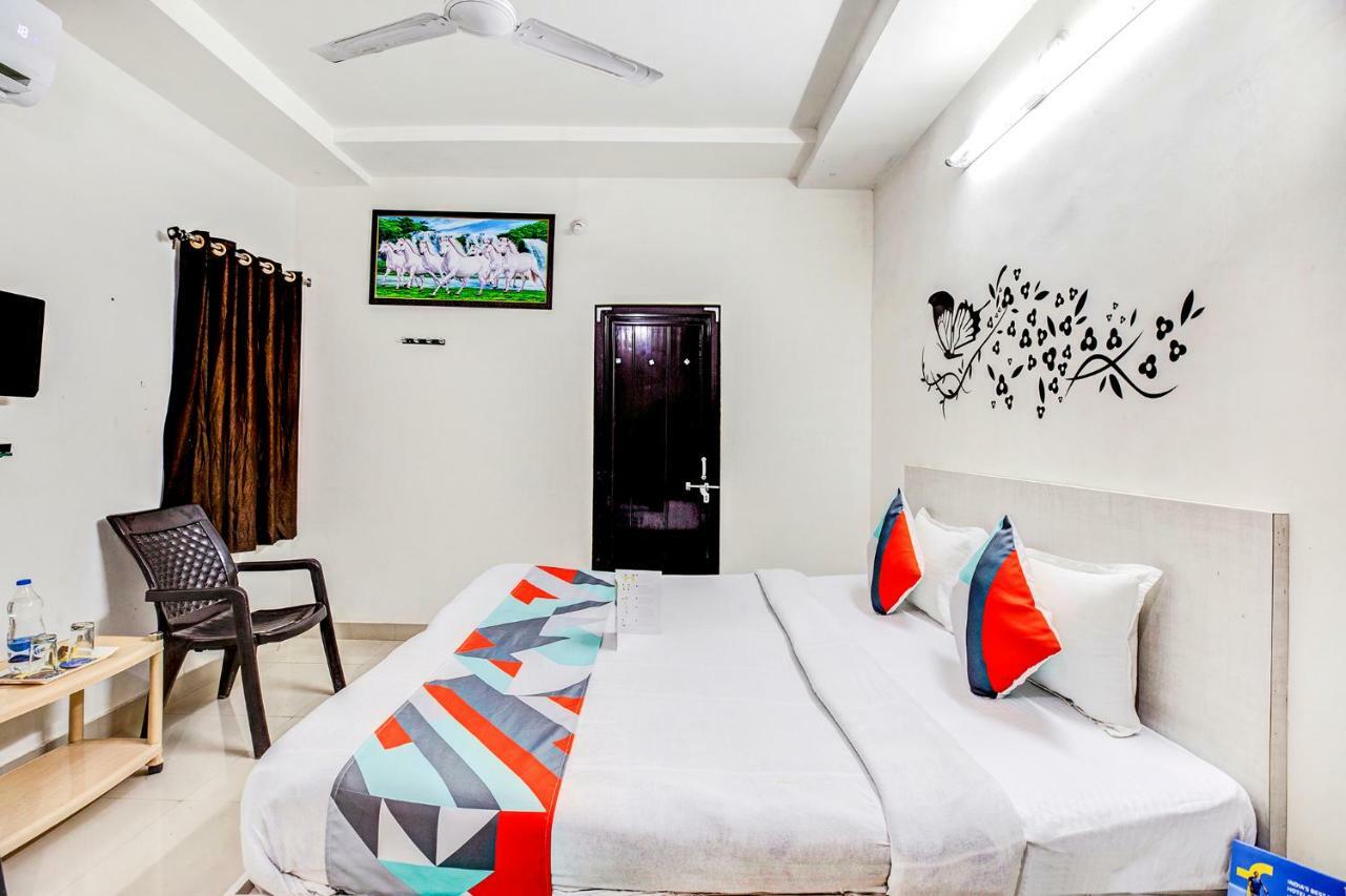 Fabhotel Himanshi 3*
