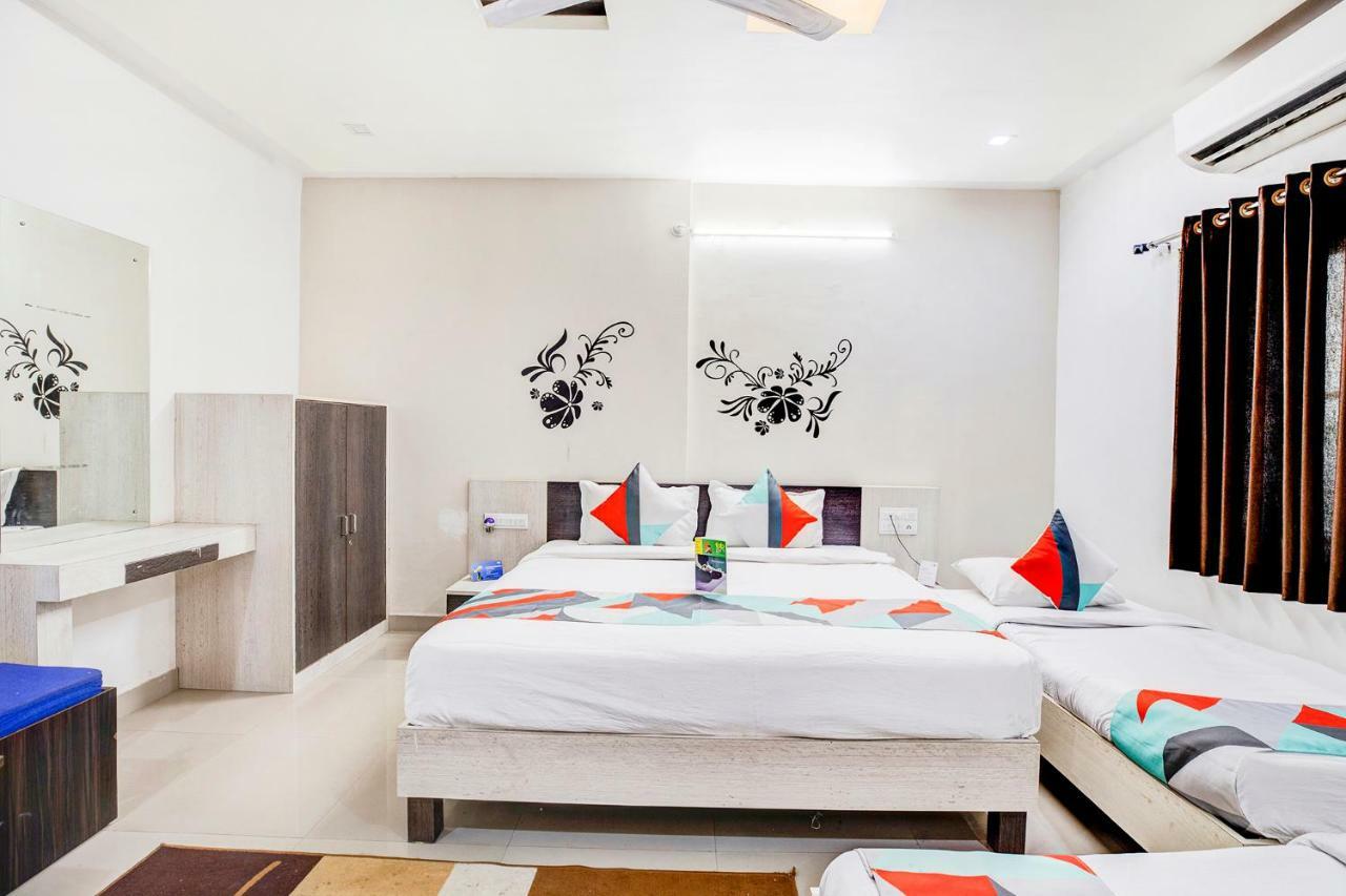 Hotel Fabhotel Himanshi
