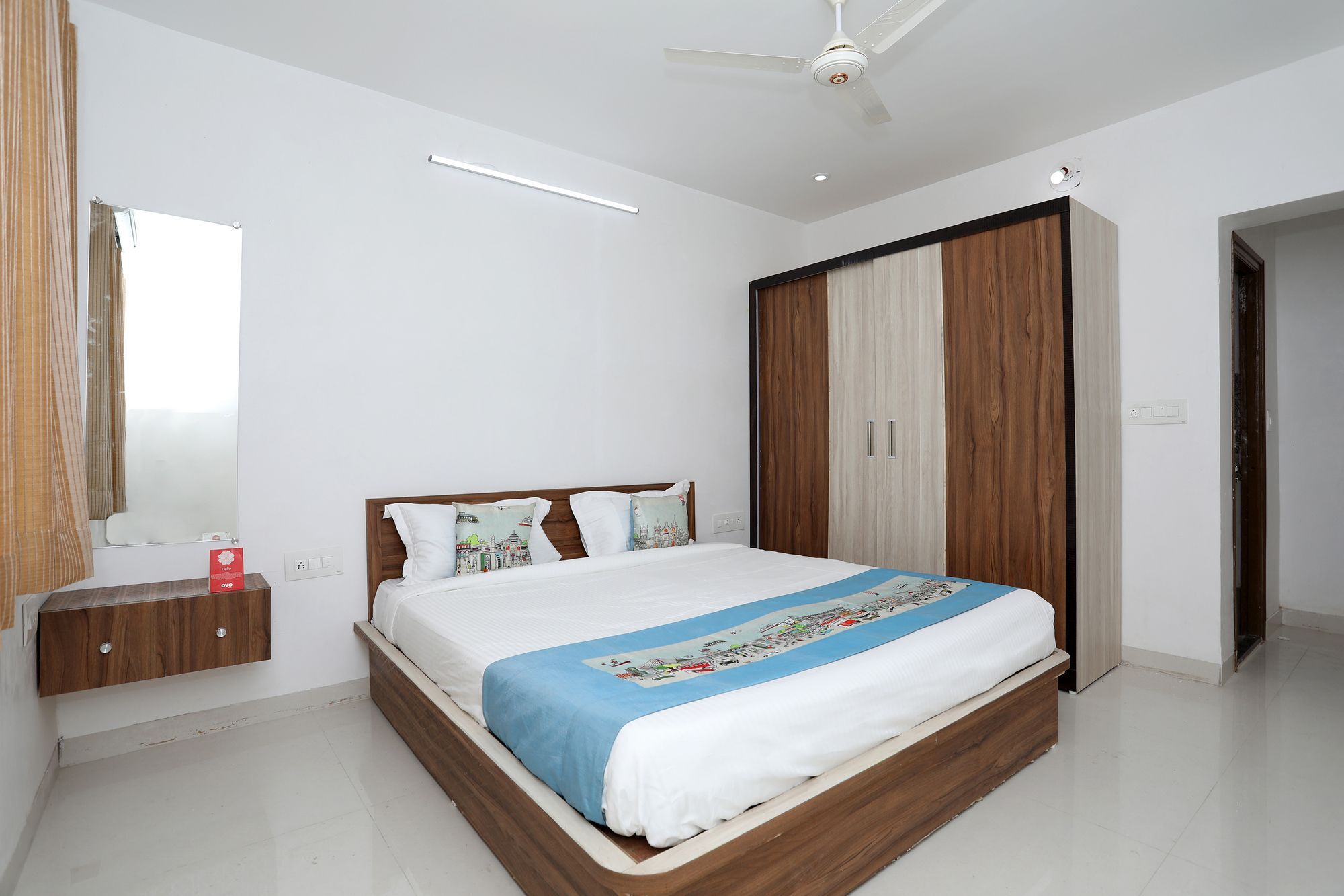 Oyo 11075 Modern 3bhk Gulab Bagh Hotel
