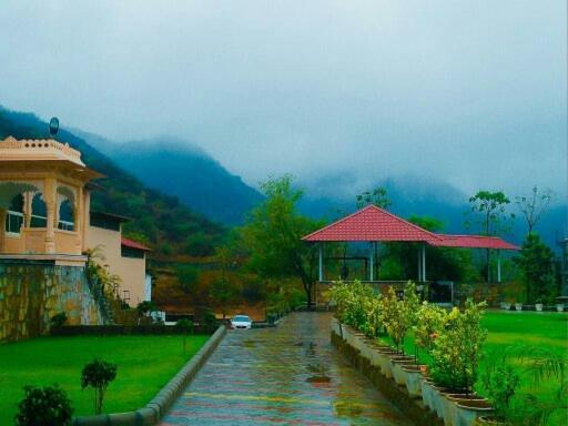 Holiday Hill & Resort